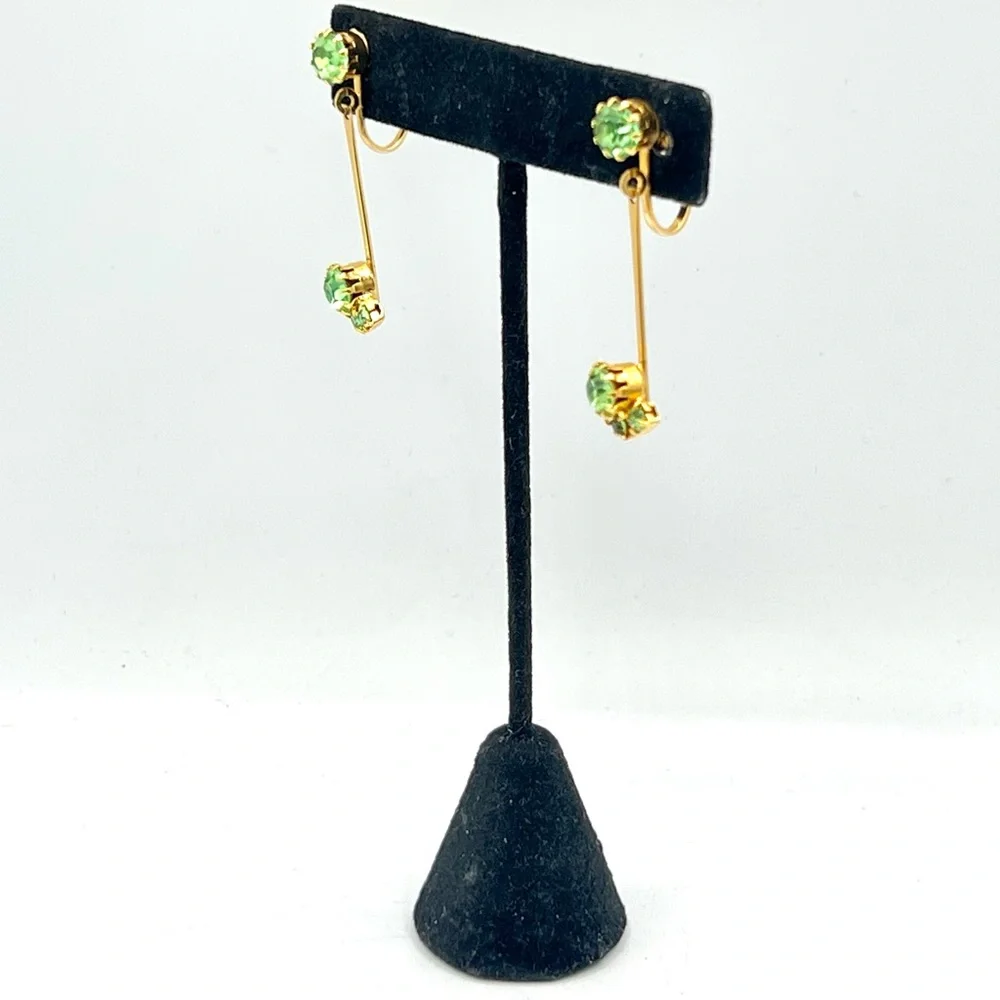 Vintage peridot green rhinestone clip on dangles gold simple style